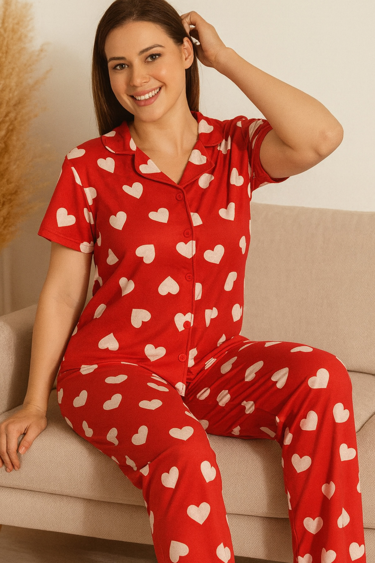 Kırmızı Beyaz Kalpli Milan Likralı Gömlek Yaka Düğmeli Uzun Altlı Pijama Takımı