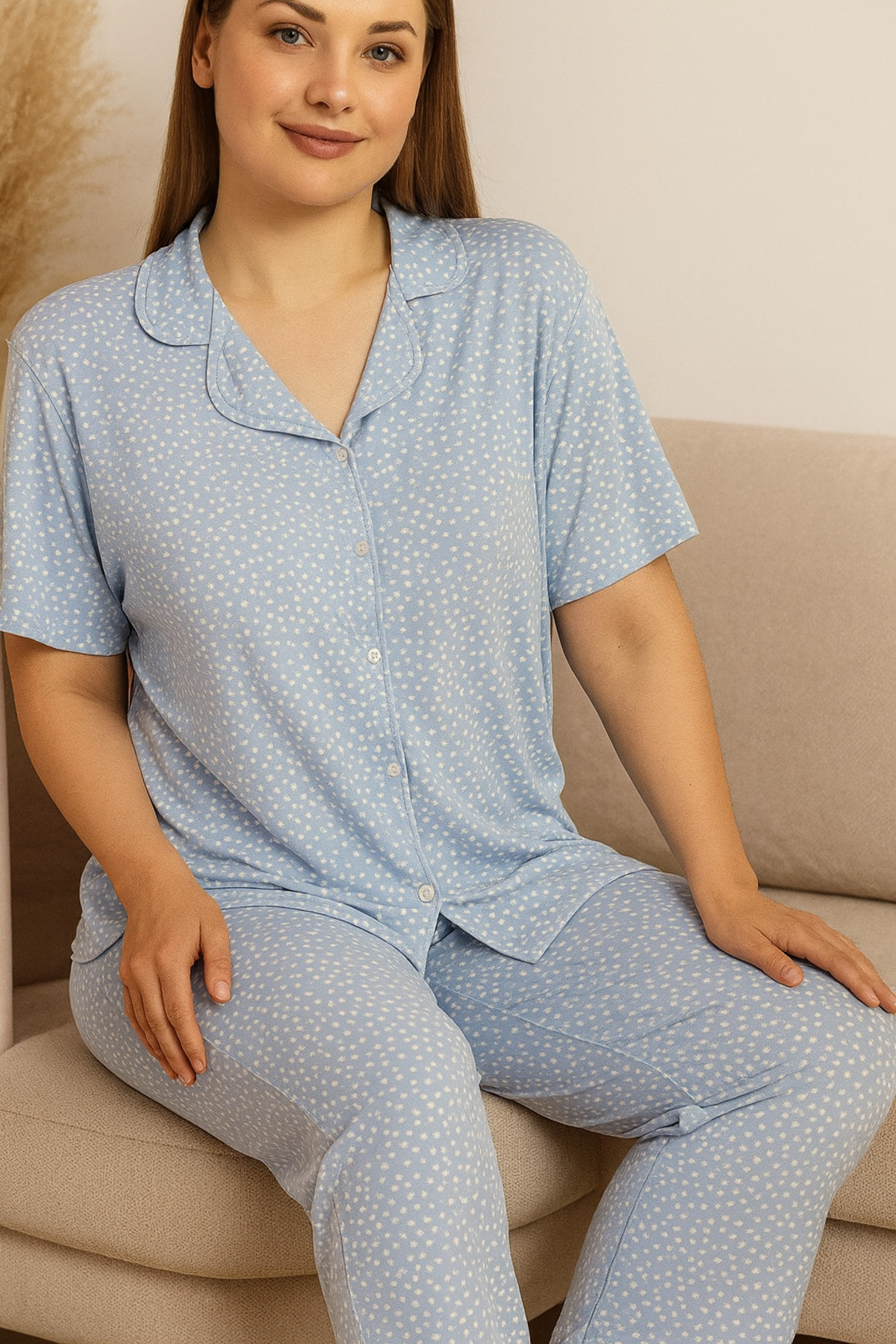 Büyük Beden Mavi Beyaz Puantiyeli Likralı Gömlek Yaka Düğmeli Uzun Altlı Pijama Takımı